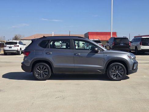 Used 2024 Volkswagen Taos S image 7