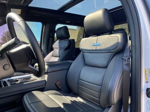 Used 2026 Ford F450 Platinum w/ FX4 Off-Road Package image 7