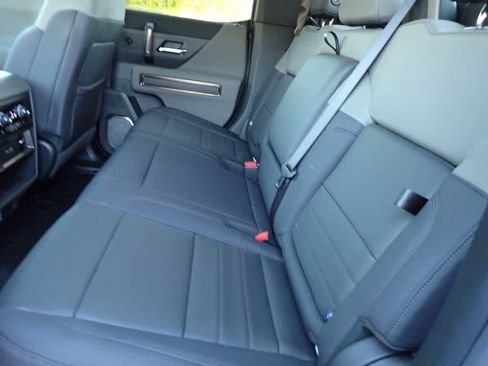 Used 2025 GMC Hummer EV 2X w/ Extreme Off-Road Package image 25