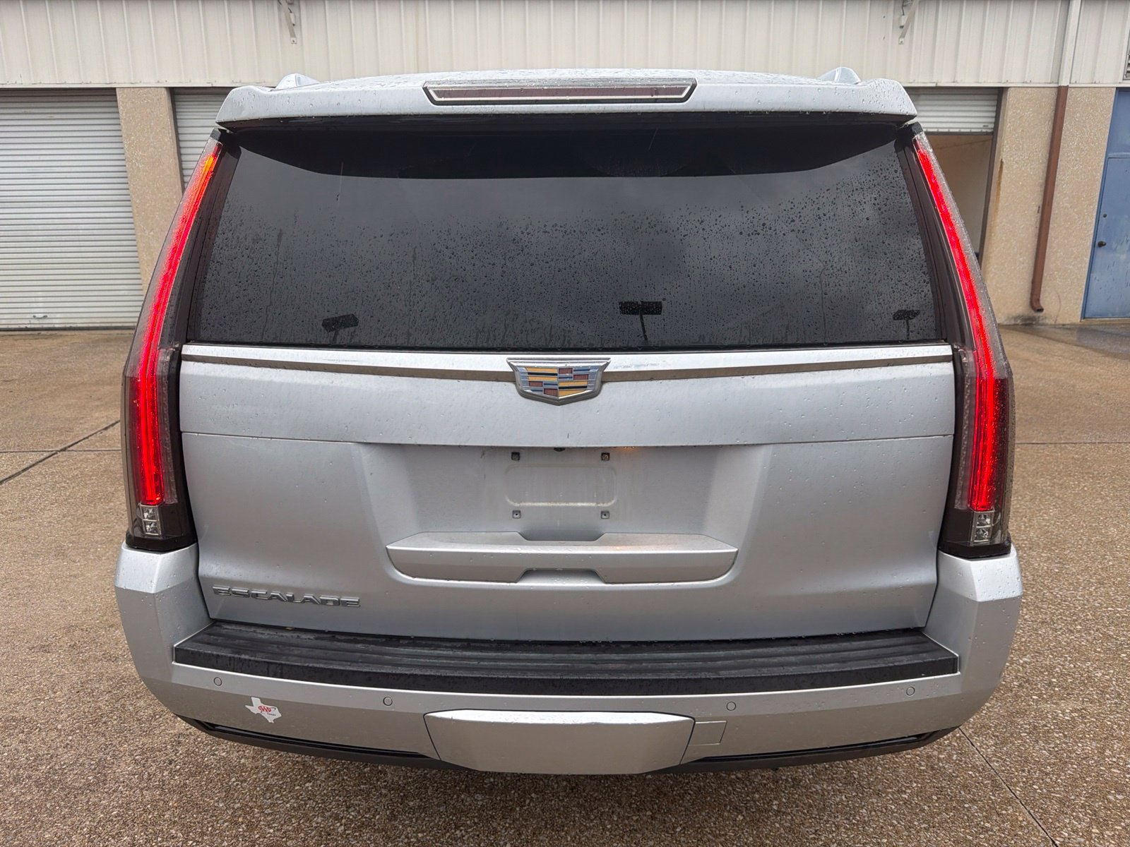 Used 2015 Cadillac Escalade Luxury AWD/4WD image 4