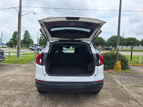 Used 2024 GMC Terrain SLE FWD image 27