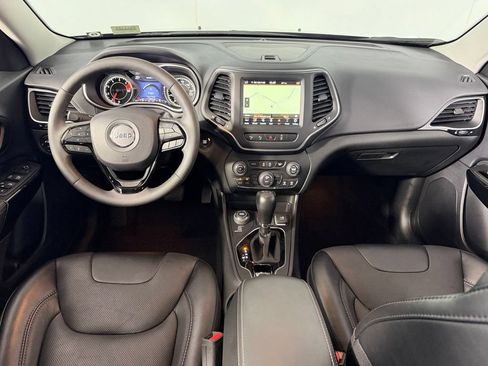 Used 2023 Jeep Cherokee Altitude Lux w/ Mopar Interior Package AWD/4WD image 13