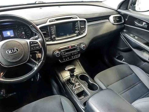 Used 2019 Kia Sorento FWD w/ Option Group 020 image 18
