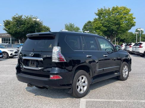 Used 2018 Lexus GX 460 w/ Preferred Accessory Package AWD/4WD image 3