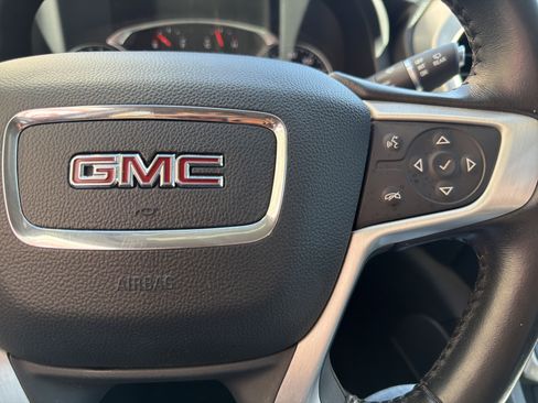 Used 2020 GMC Acadia SLE w/ Driver Convenience Package FWD image 15