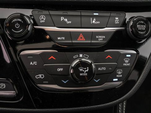 New 2026 Chrysler Pacifica Limited w/ S Appearance Package AWD/4WD image 23