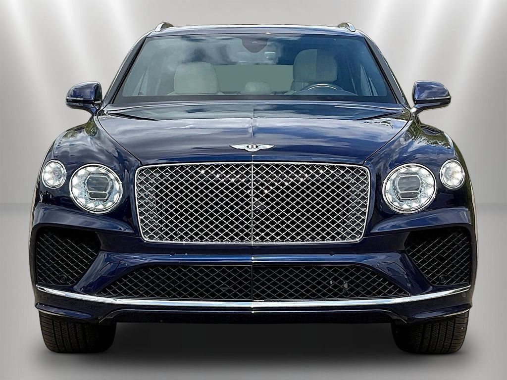 Used 2021 Bentley Bentayga AWD/4WD image 2