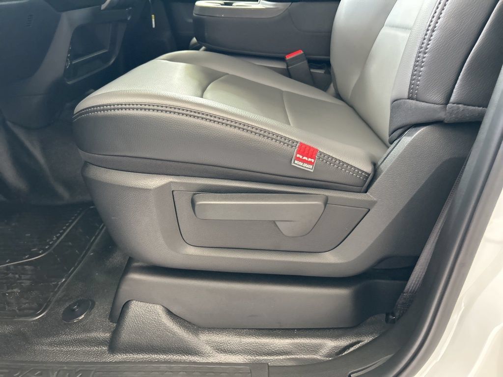 New 2026 RAM 4500 Tradesman AWD/4WD image 35