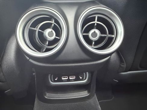 Used 2023 Alfa Romeo Stelvio Veloce image 15