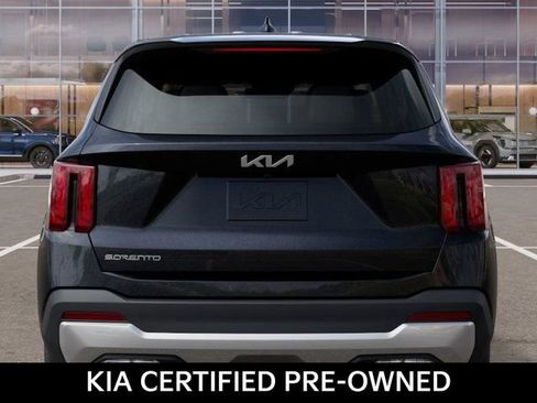 Certified 2026 Kia Sorento LX FWD image 13