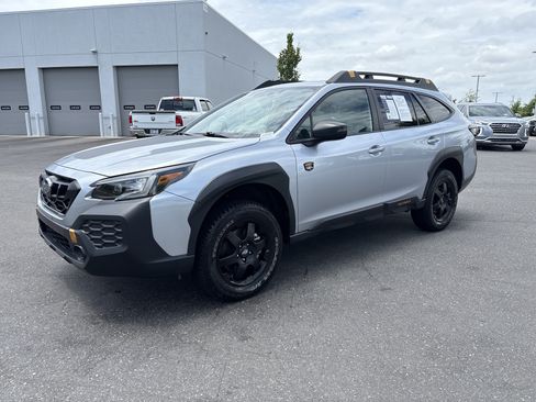 Used 2025 Subaru Outback Wilderness AWD/4WD image 5