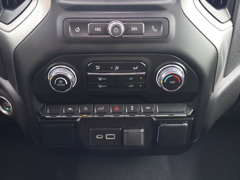 Used 2023 Chevrolet Silverado 1500 Custom image 26