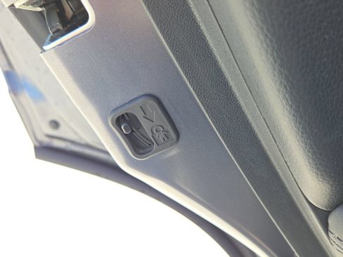 Used 2024 Honda HR-V LX image 30