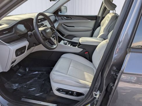 Used 2021 Jeep Grand Cherokee L Overland w/ Luxury Tech Group IV image 14