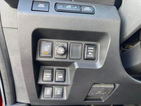 Used 2025 Nissan Frontier PRO-4X w/ Pro Premium Package image 16