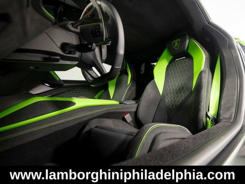 Used 2024 Lamborghini Revuelto AWD/4WD image 34