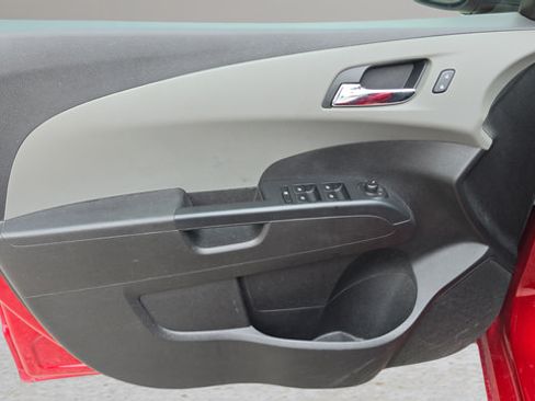 Used 2015 Chevrolet Sonic LT FWD image 15
