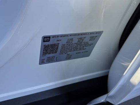 New 2026 Chevrolet Equinox LT w/ Convenience Package II image 31