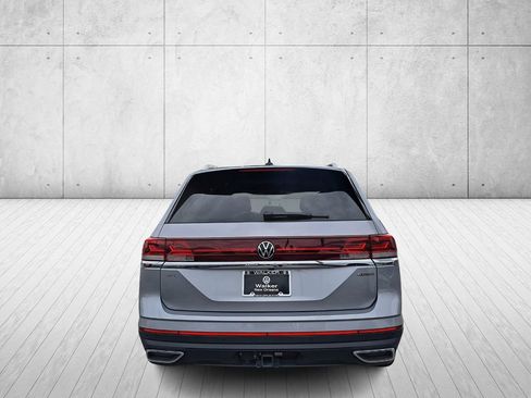 Used 2025 Volkswagen Atlas SEL image 6