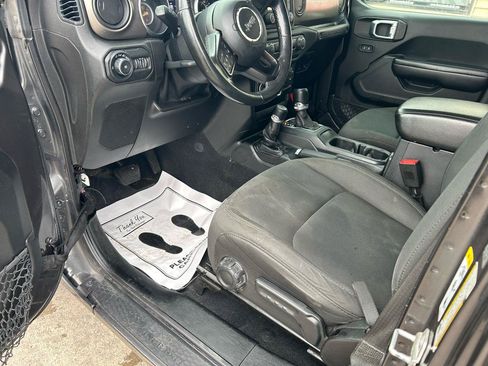 Used 2018 Jeep Wrangler Unlimited Sport S AWD/4WD image 10