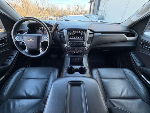 Used 2018 Chevrolet Suburban LT image 18