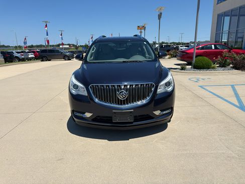 Used 2017 Buick Enclave Convenience FWD image 2