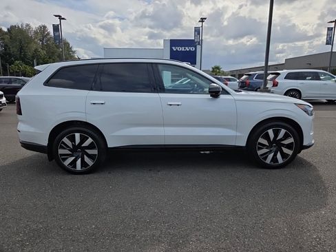 New 2025 Volvo EX90 Plus w/ Protection Package Premier image 9