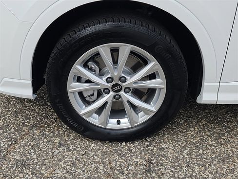 Certified 2025 Audi Q3 2.0T Premium w/ Convenience Package image 7