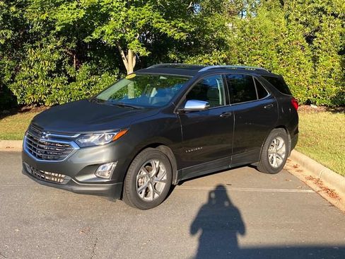 Used 2020 Chevrolet Equinox Premier FWD image 3
