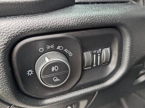 Used 2020 RAM 1500 Laramie AWD/4WD image 27