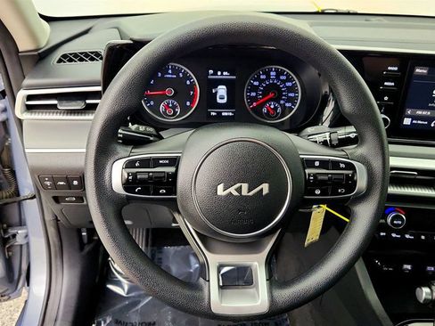 Used 2022 Kia K5 LX FWD image 13