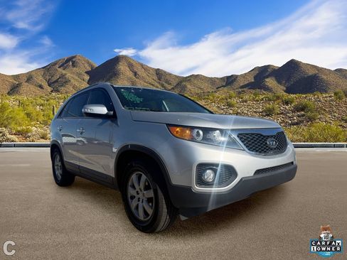 Used 2013 Kia Sorento LX w/ Convenience Pkg FWD image 5