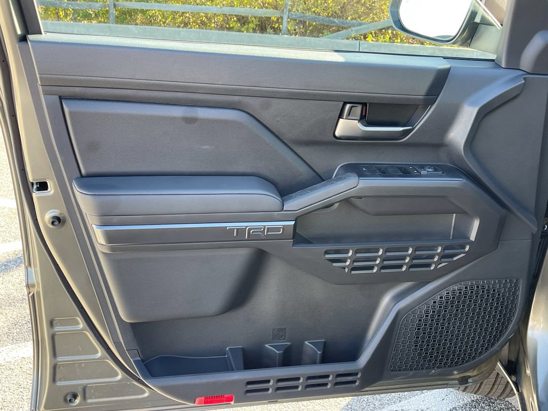 Used 2025 Toyota Tacoma TRD Sport AWD/4WD image 8