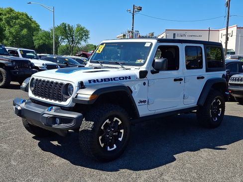 Used 2024 Jeep Wrangler Unlimited Rubicon 4xe AWD/4WD image 3