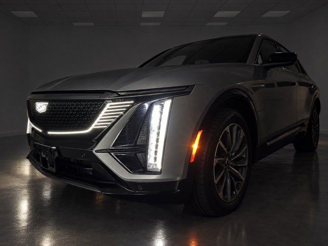 Used 2024 Cadillac Lyriq Sport AWD/4WD image 14