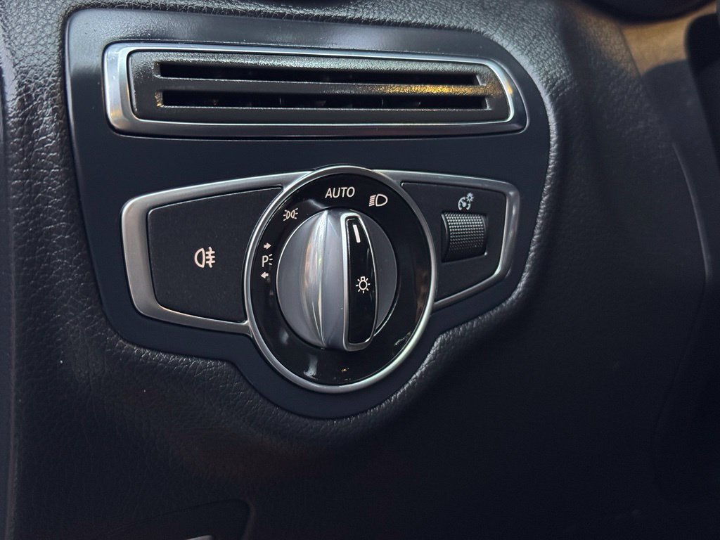 Used 2015 Mercedes-Benz C 300 4MATIC Sedan image 10