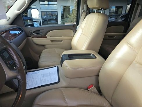 Used 2011 GMC Sierra 3500 SLT w/ SLT Convenience Package image 32