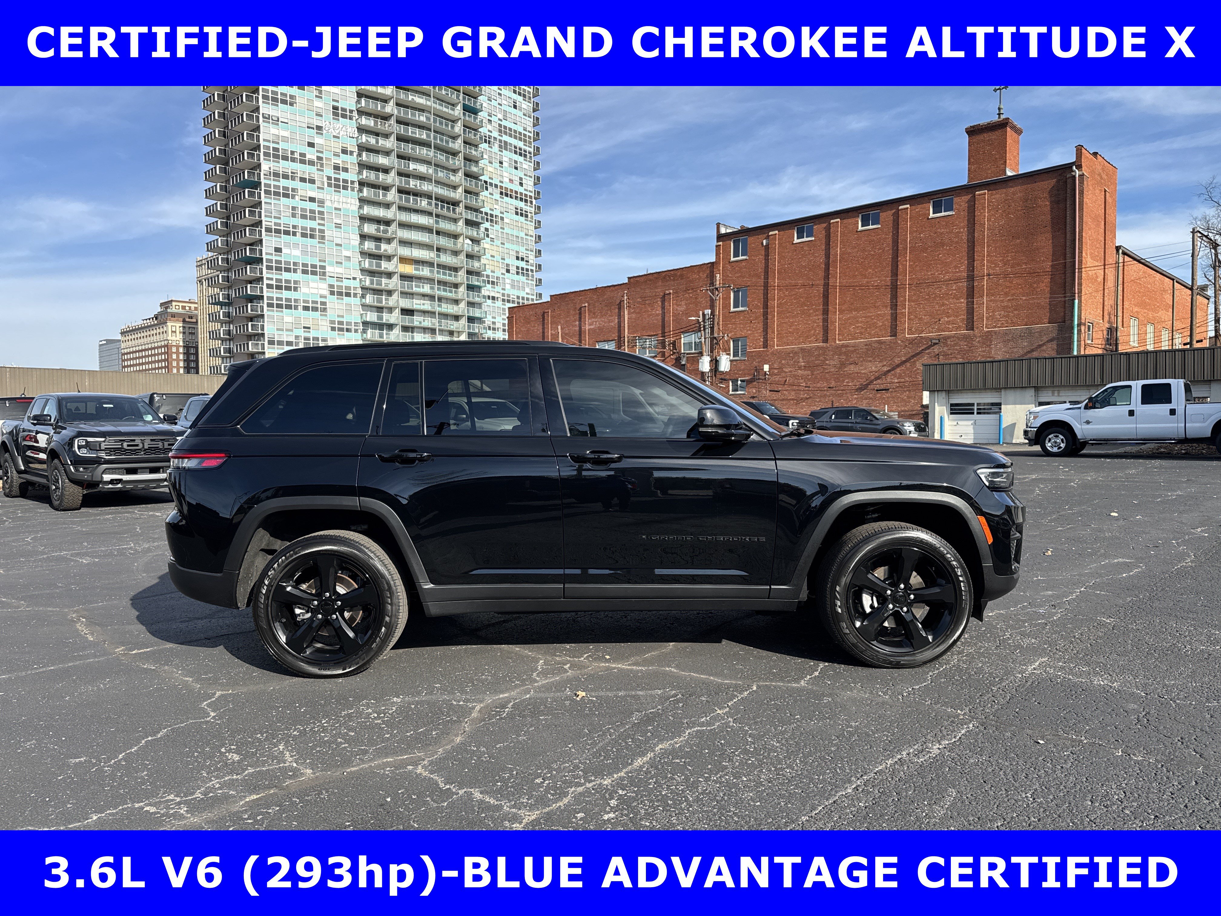 Used 2024 Jeep Grand Cherokee Altitude AWD/4WD image 1