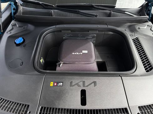 Certified 2024 Kia EV9 Land w/ Towing Package AWD/4WD image 11