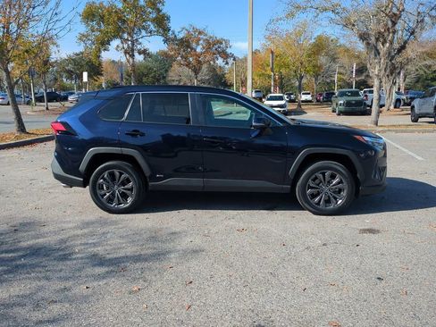 Certified 2022 Toyota RAV4 XLE Premium image 4