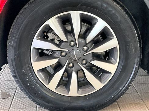 Used 2023 Chrysler Pacifica Touring-L FWD image 37