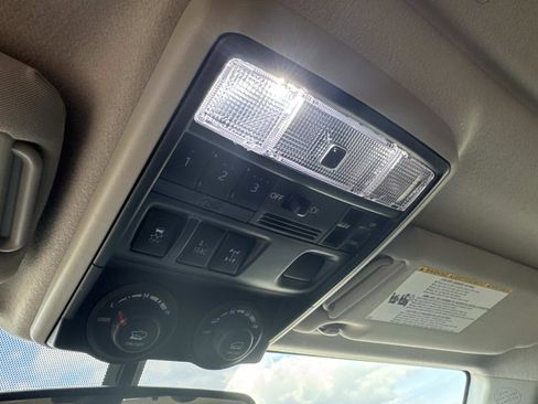 Used 2018 Toyota 4Runner TRD Off-Road Premium image 33