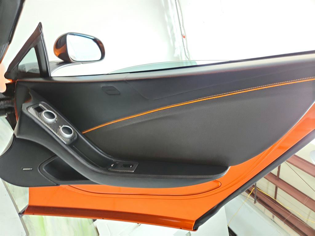 Used 2015 McLaren 650S Spider RWD image 25