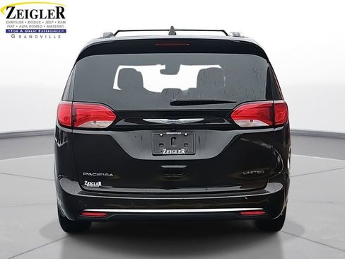 Used 2018 Chrysler Pacifica Limited w/ Advanced Safetytec Group image 6