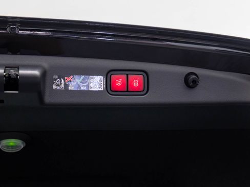 New 2026 Mercedes-Benz E 53 AMG e 4MATIC Sedan image 32