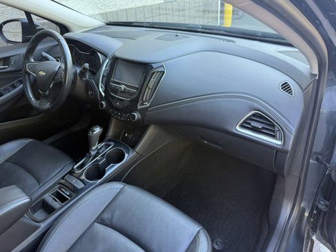 Used 2017 Chevrolet Cruze Premier w/ Enhanced Convenience Package FWD image 32