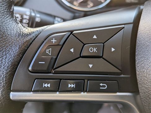 Used 2022 Nissan Rogue Sport SV w/ Technology Package image 13