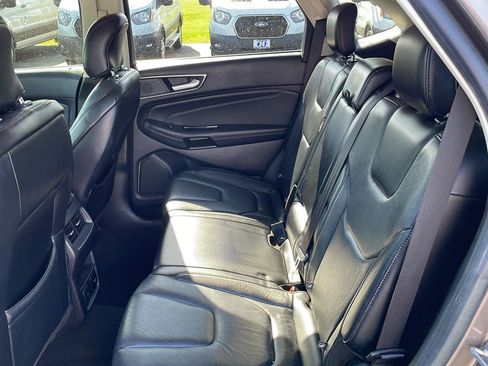 Used 2019 Ford Edge Titanium FWD image 30