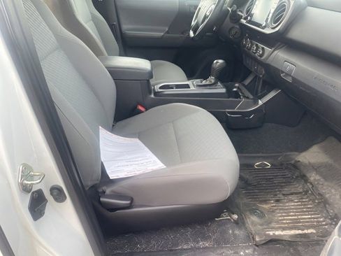 Used 2020 Toyota Tacoma TRD Sport image 8