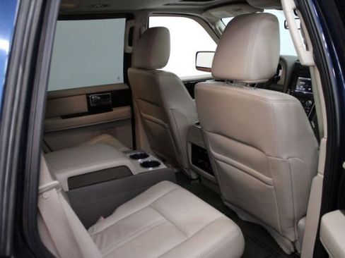 Used 2015 Lincoln Navigator 2WD image 32